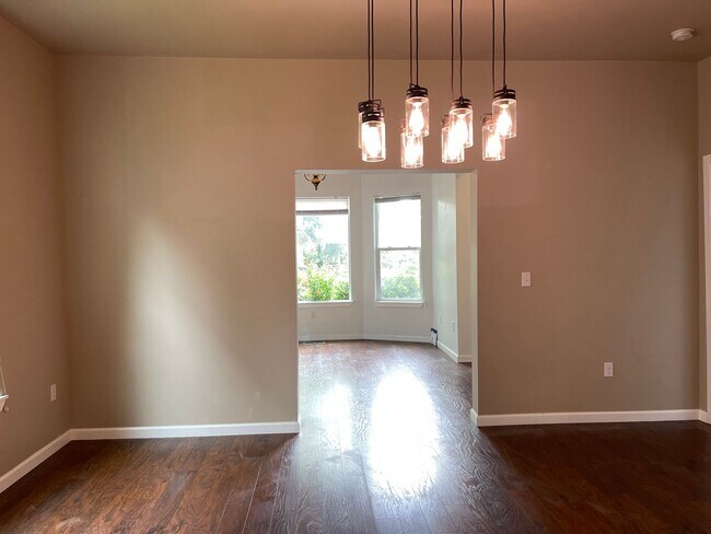 Foto del edificio - Click "request a tour" now!