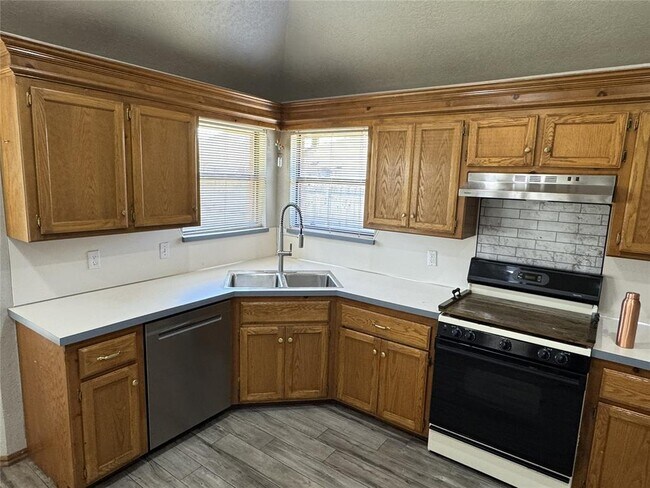 Building Photo - 13320 Cayman Ln