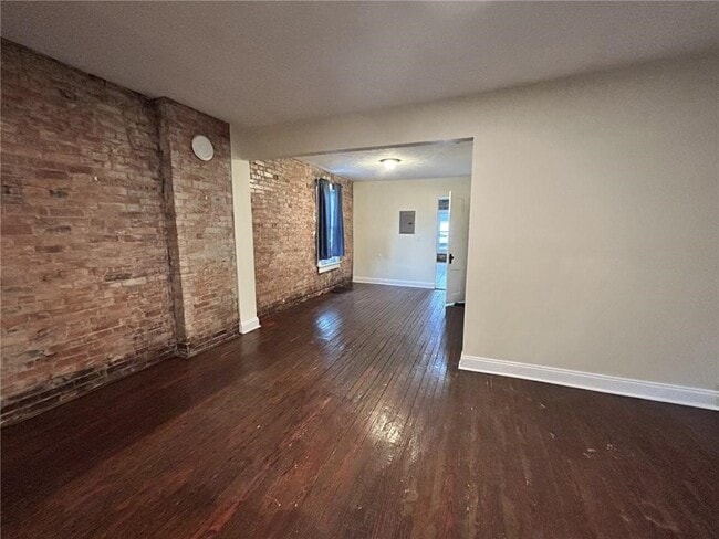 Building Photo - 258 E 14th St