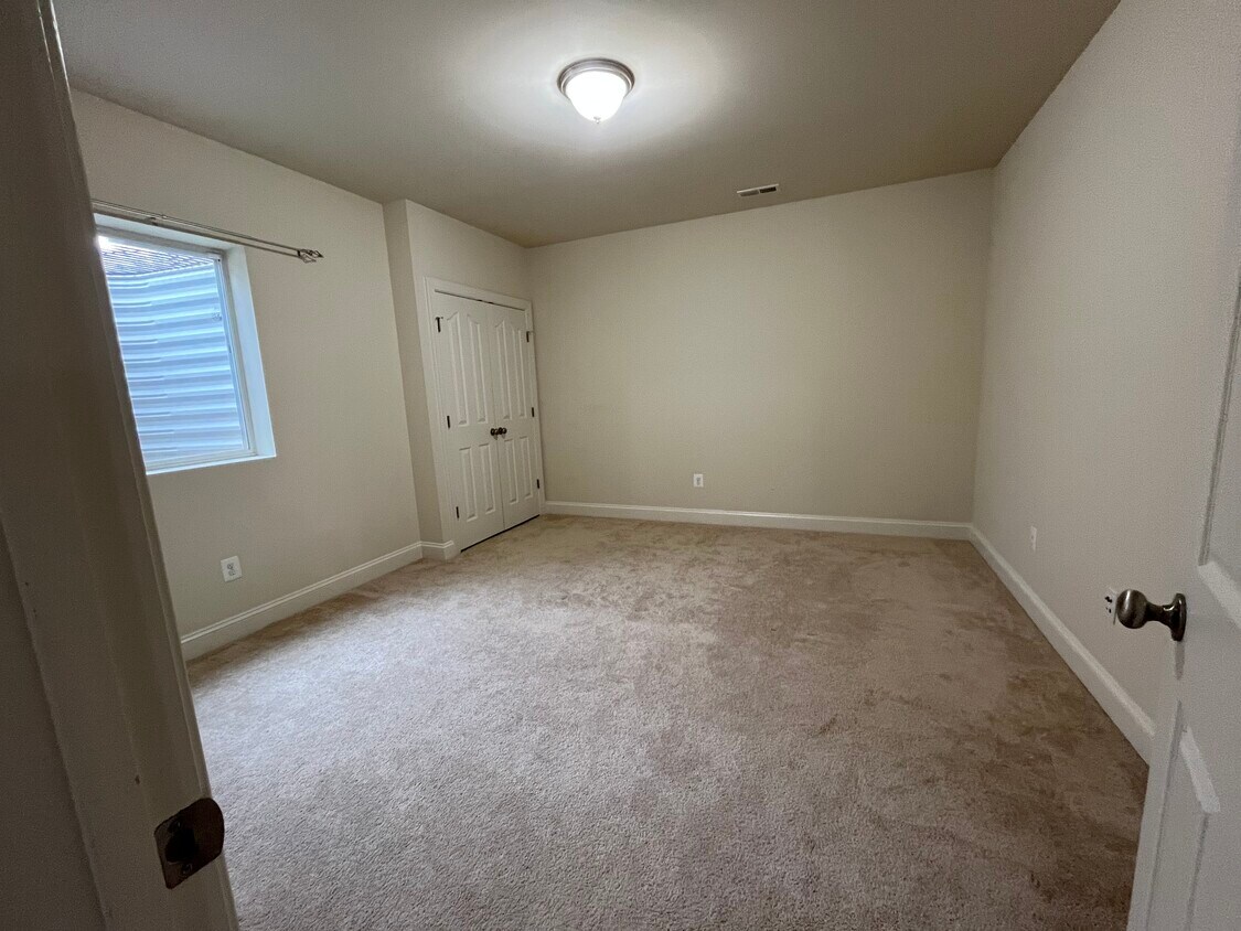 Dormitorio - 46841 Shelton Dr