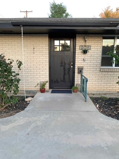 Foto principal - 904 E 5th St