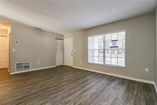 Foto del edificio - 2289 Crystalview Ct