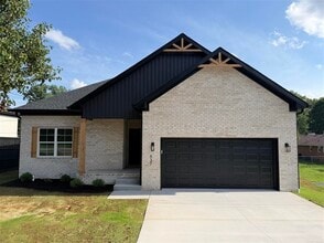 Building Photo - 837 Temple Way