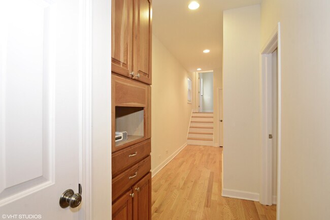 Building Photo - 1508 N Hudson Ave