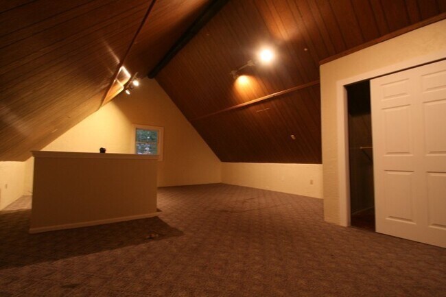 Foto del edificio - 2443 N Bartlett Ave