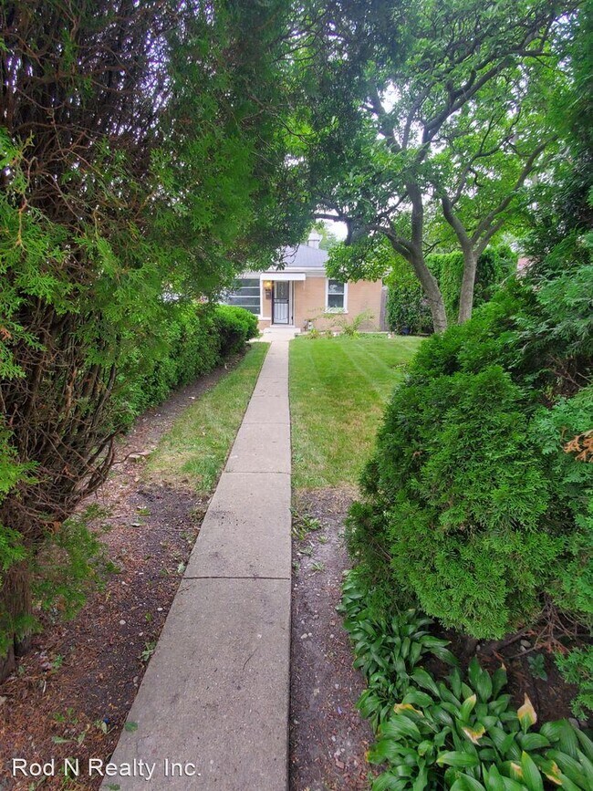Building Photo - 3 br, 1 bath House - 2221 Foster st