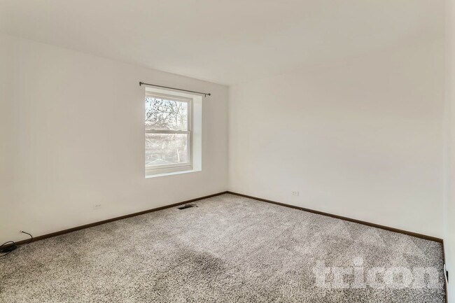Building Photo - 1419 Farrington Ln