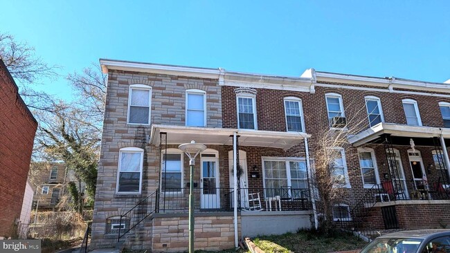 Foto del edificio - 3026 Mathews St