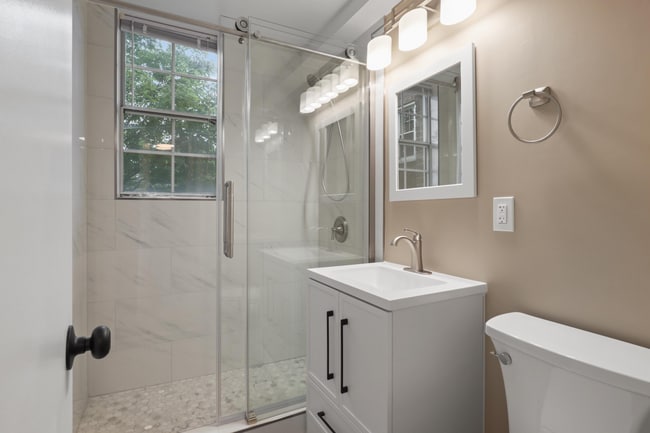 Building Photo - 1901 N Rhodes Street