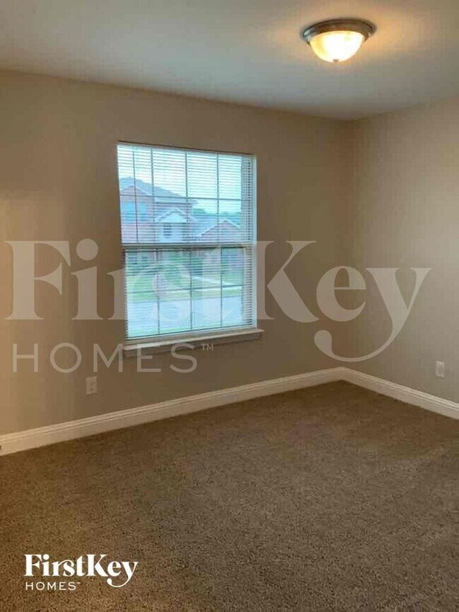 Building Photo - 627 Canvas Ct