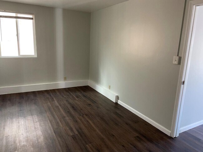 Building Photo - 14 Lycett Cir