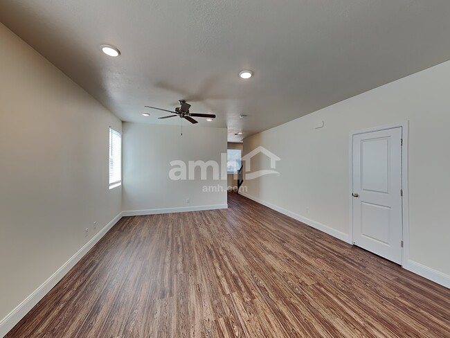 Building Photo - 3291 S 2580 W