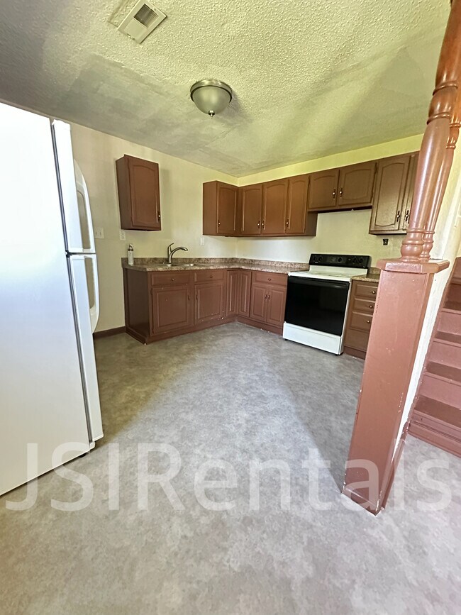 Foto del edificio - 1214 E 5th St