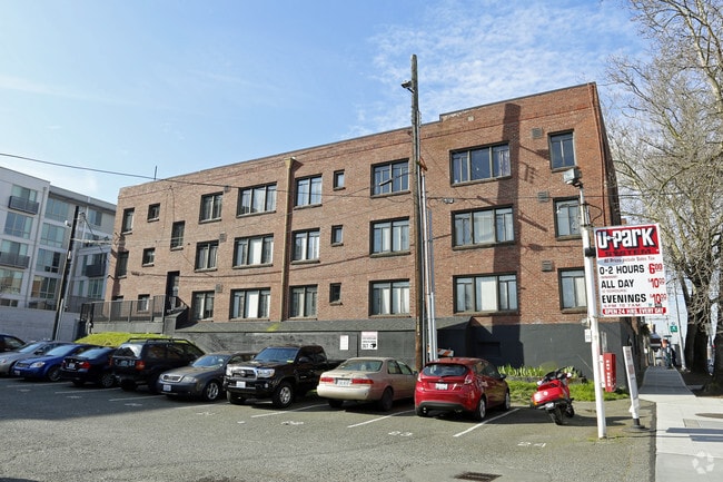 Building Photo - 3 - Mercer Furnished Apartments