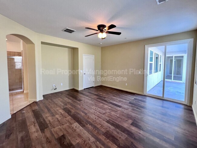 Foto del edificio - 5597 E Edna Ave