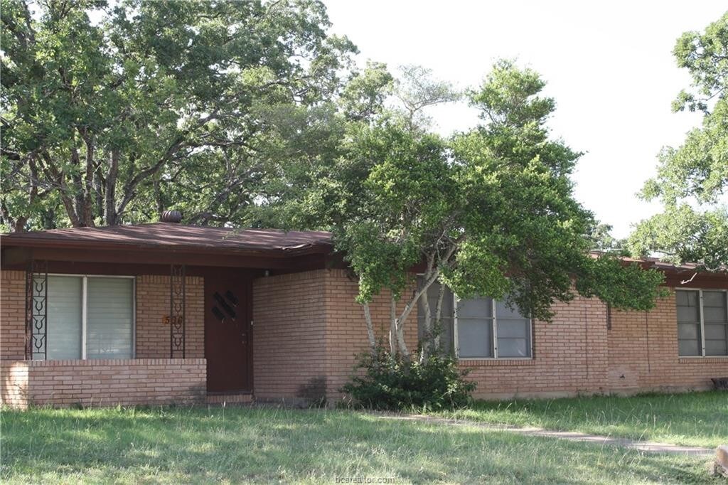 Primary Photo - 506 Clay St