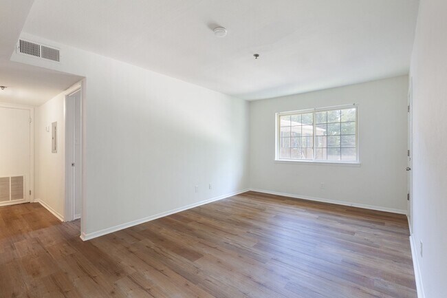 Foto del edificio - 641 Powder Springs St