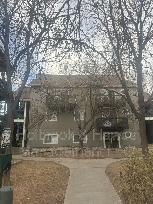 Foto del edificio - 4531 Boardwalk Dr