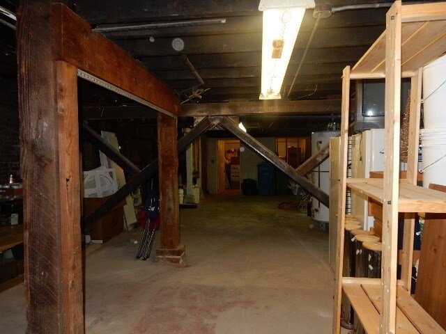Building Photo - Ellis Apartments