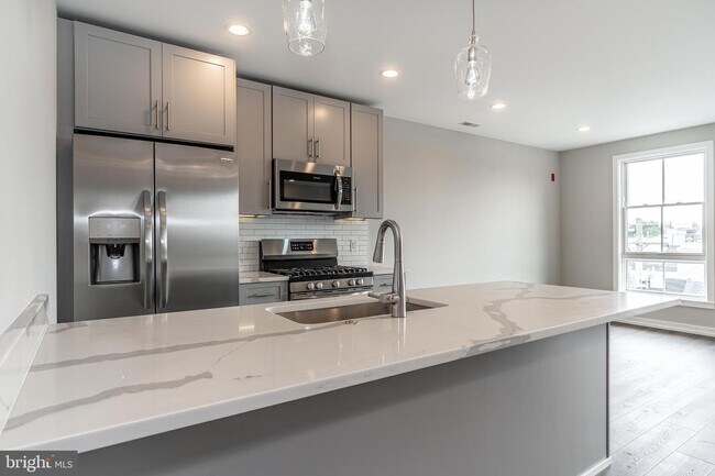 Building Photo - 1520 Frankford Ave