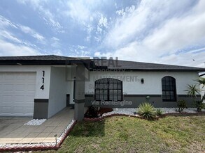 Building Photo - 114 NW 13th Ave
