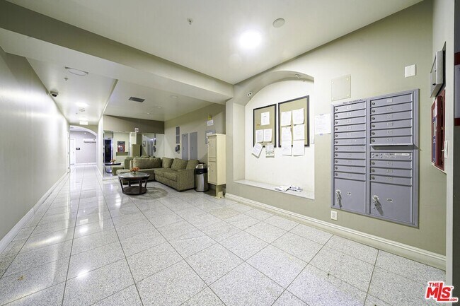 Foto del edificio - 440 S Occidental Blvd