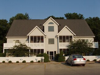 Building Photo - 1374 S College Mall Rd