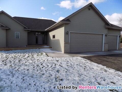 Building Photo - 435 Highland Vw