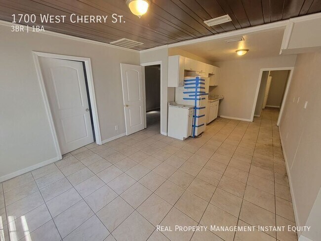 Foto del edificio - 1700 W Cherry St