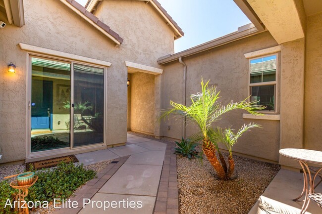 Building Photo - 4 br, 3.5 bath House - 3250 E. Strawberry Dr.