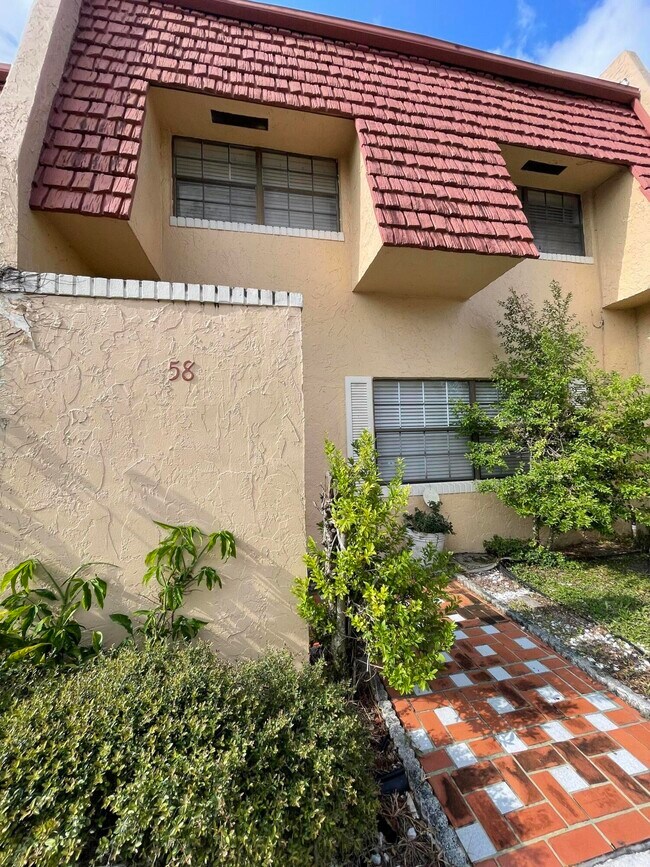 Building Photo - 58 Spinning Wheel Ln