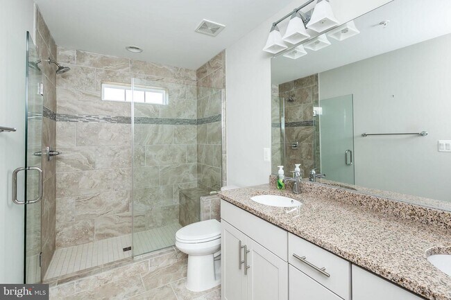 Building Photo - 1220 Berry St