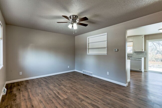 Foto del edificio - 2 Bedroom 1 Bath Duplex in the heart of Lo...