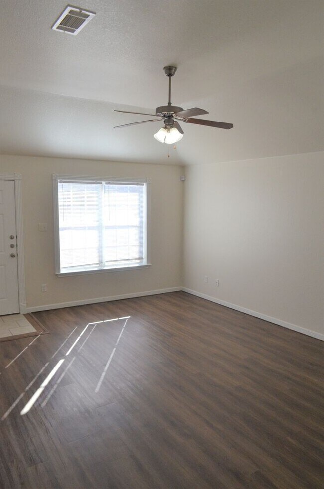 Foto del edificio - 2918 Starlight Dr