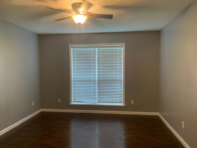 Foto del edificio - Four Bedroom Home in North Lowndes