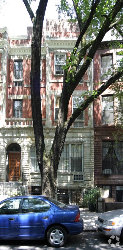 Building Photo - 127 W 95th St