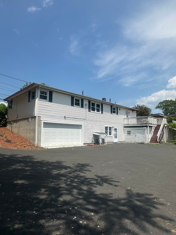 Building Photo - 585 Burncoat St