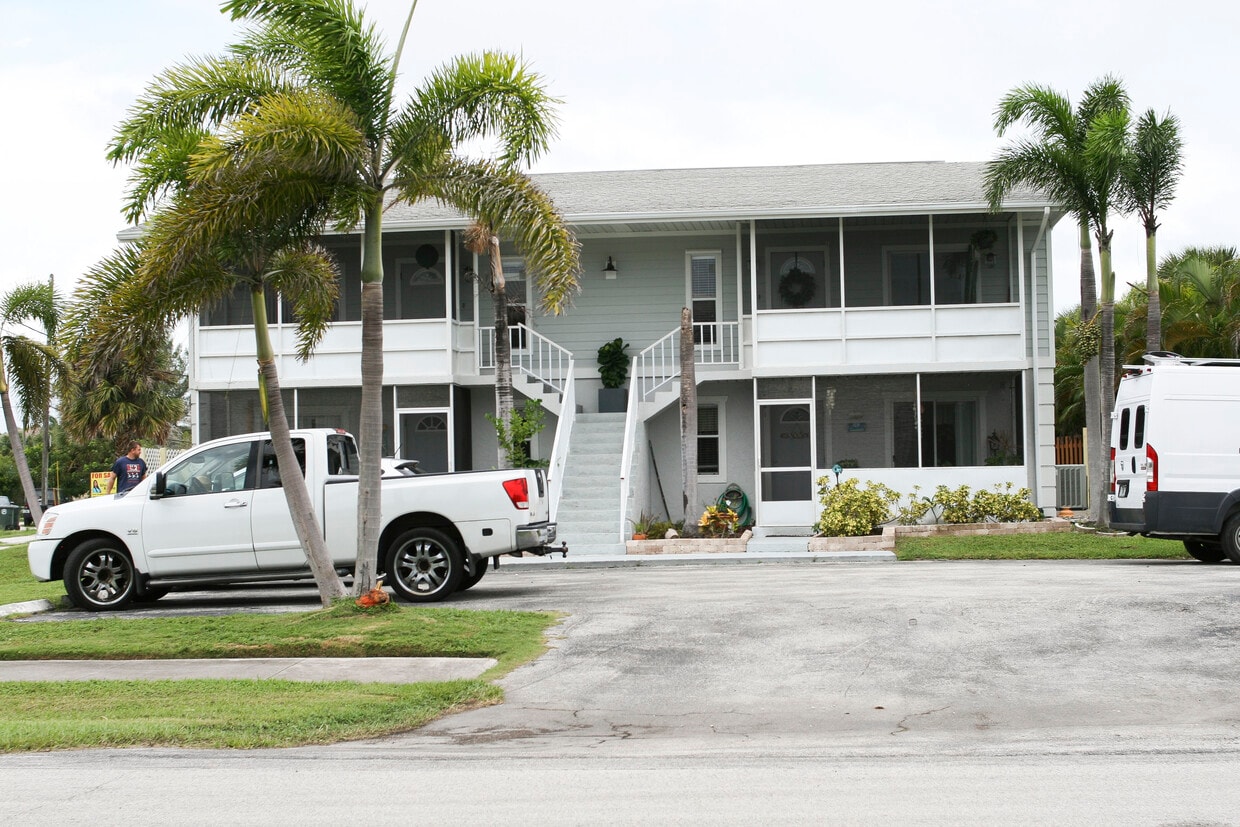 Primary Photo - 1702 Gulfstream Ave