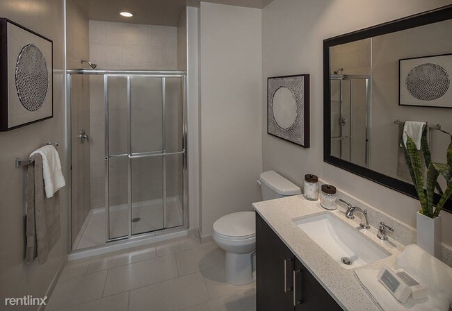 Building Photo - 2 br, 2 bath Apartment - 251 SW 11th St
