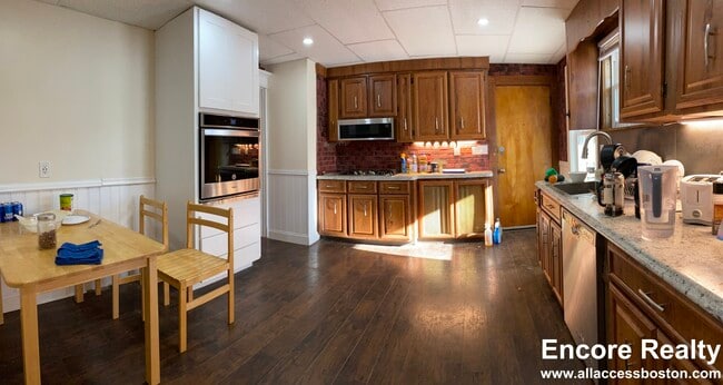 Building Photo - 200 Commonwealth Ave