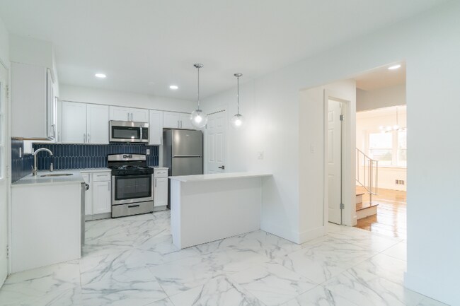 Foto del edificio - 501 Adams Ln