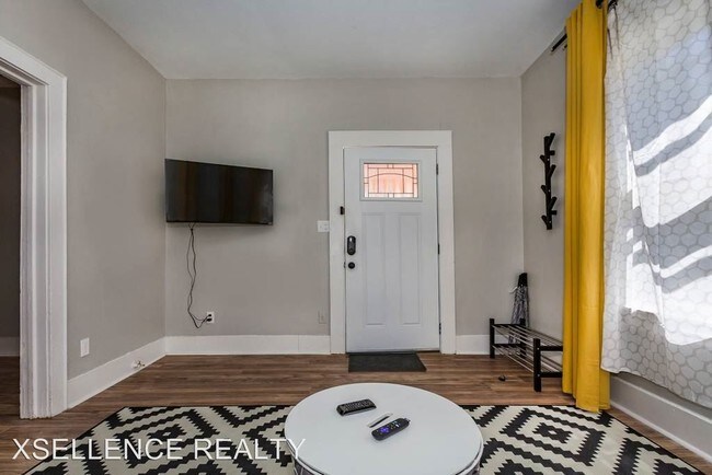 Building Photo - 2 br, 1 bath House - 4 PEARL CT