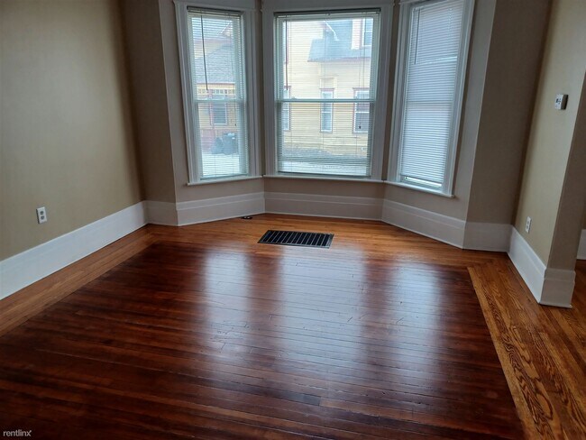 Building Photo - 1 br, 1 bath House - 2600 E Michigan Ave