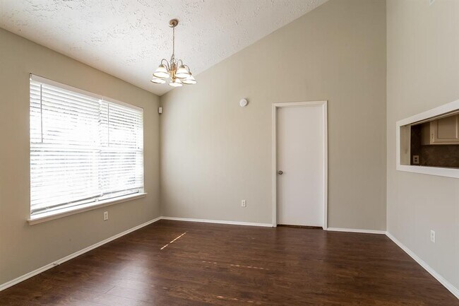 Building Photo - 4627 Whispering Rock Ln