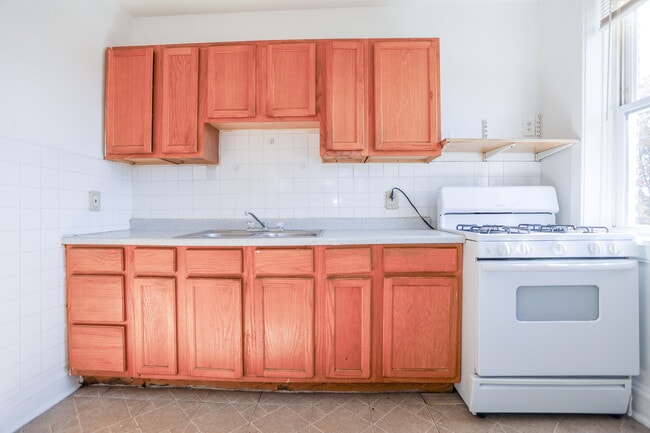 Building Photo - 4051 W Melrose St