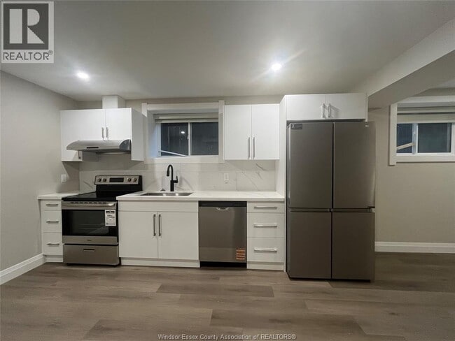 Photo du bâtiment - 917 McKay Ave