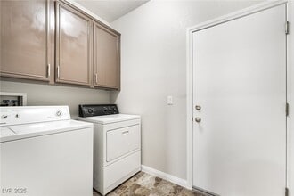 Building Photo - 2938 Sapphire Shores St