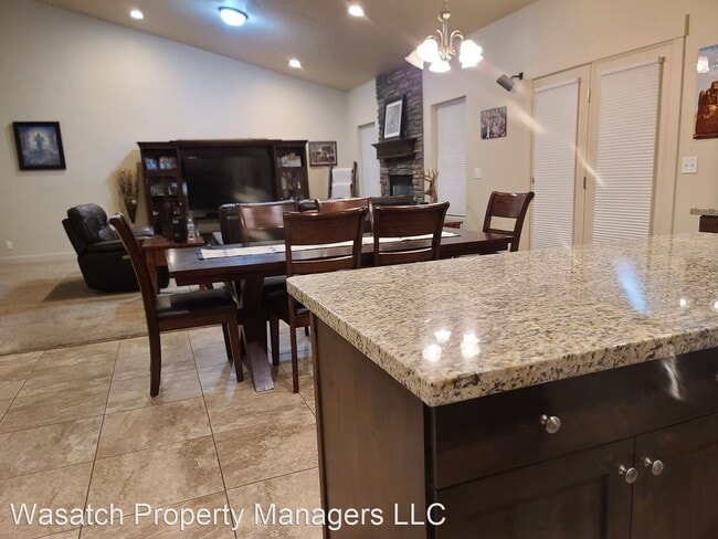 Building Photo - 6 br, 3.5 bath House - 939 E.  650 S.