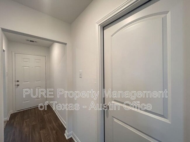 Building Photo - 125 Fairfax Ln