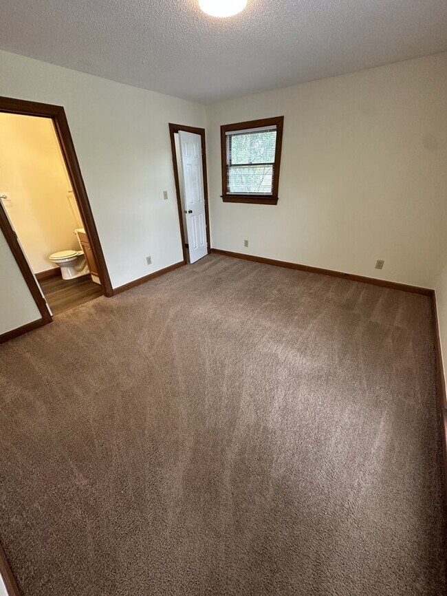 Foto del edificio - 3537-301 Ivy Commons Drive